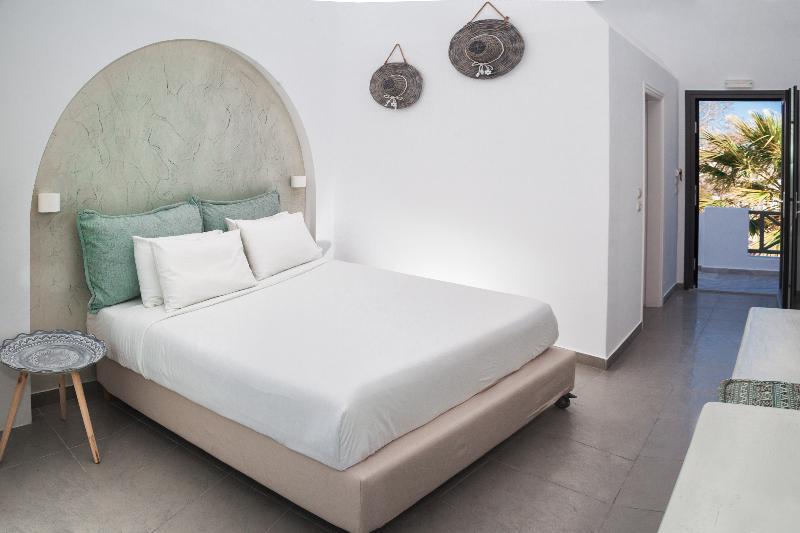 Amity Suites - Adults Only Φηρά Εξωτερικό φωτογραφία