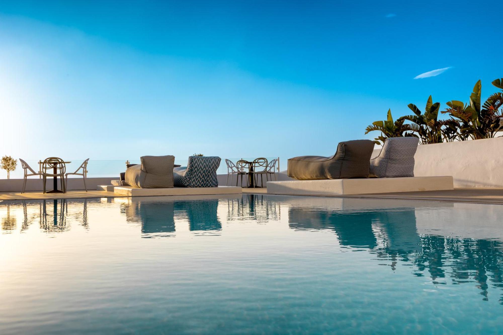 Amity Suites - Adults Only Φηρά Εξωτερικό φωτογραφία